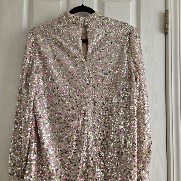 Chi Chi London Sequin Sammie Top - Picture 6 of 8